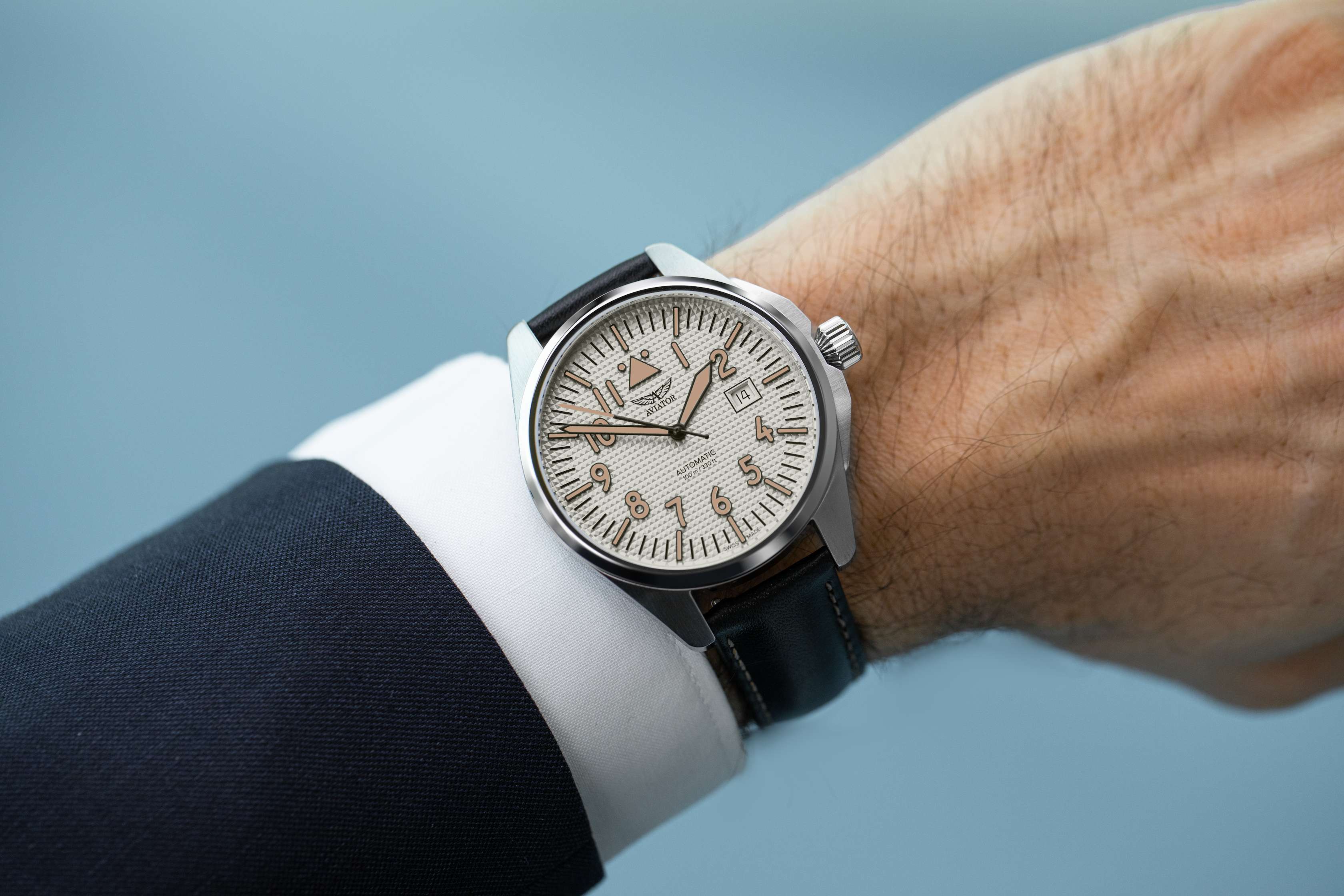 AVIATOR SWISS AIRACOBRA 43 AUTO V.3.39.0.336.4 watch