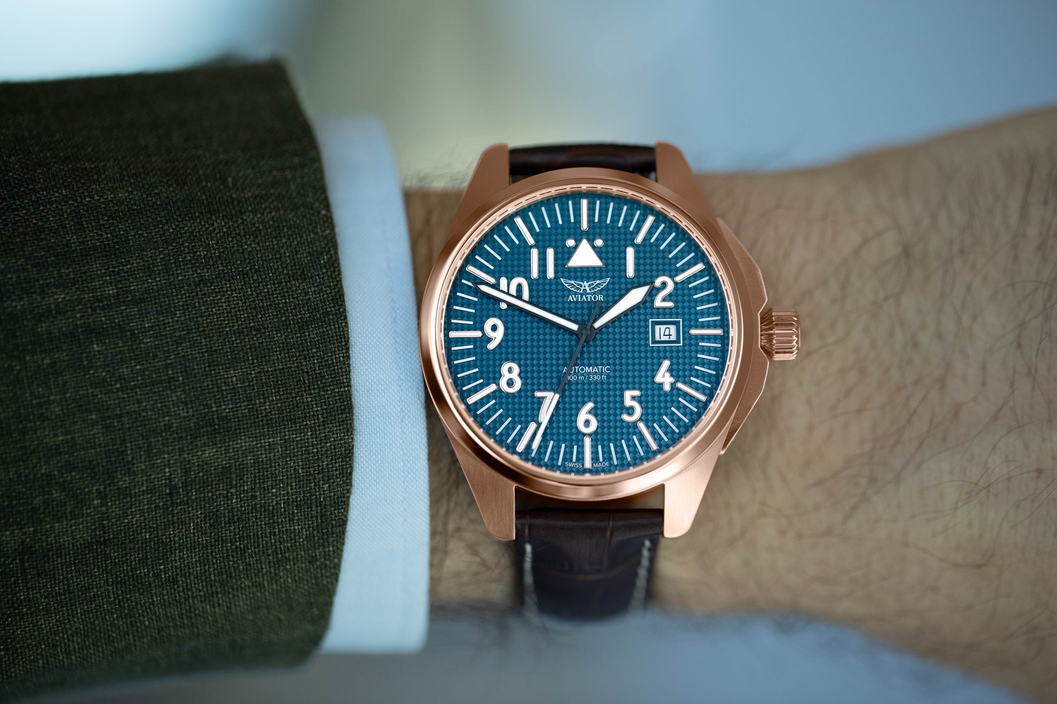 AVIATOR SWISS AIRACOBRA 43 AUTO V.3.39.2.335.4 watch