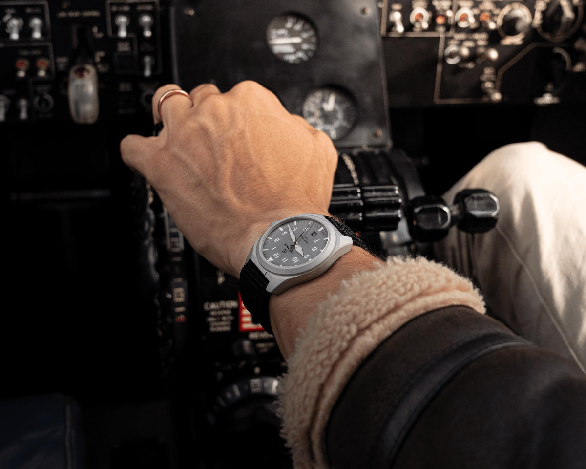 Hodinky Formex AIRFIELD Automatic - Tarmac Grey