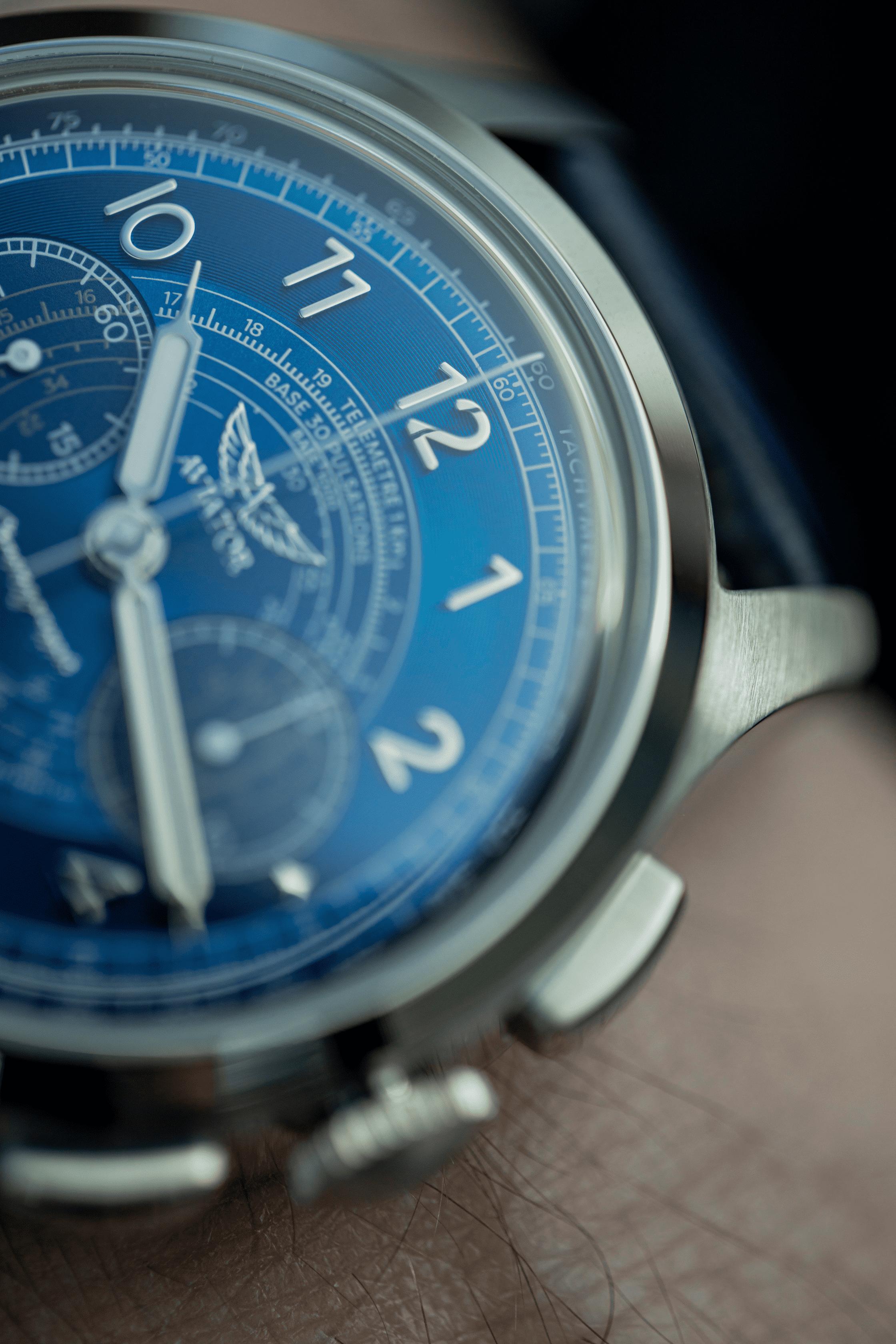 Hodinky AVIATOR SWISS HERITAGE CHRONOGRAPH TRIMETER AUTO V.4.40.0.356.4